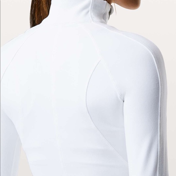 Lululemon Run Briskly 1/2 Zip - Picture 2 of 7